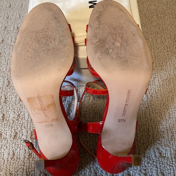 Manolo Must Have Size 7 1/2 - Picture 3 of 7